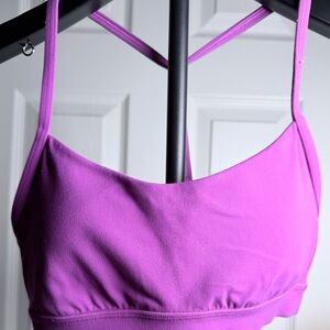 Lululemon Flowy Y Sports Bra: Size 4